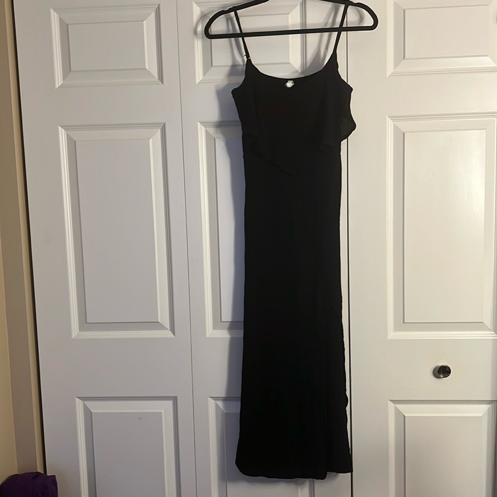 Junior's maxi dress. Size L. Slit on the side. Excellent condition